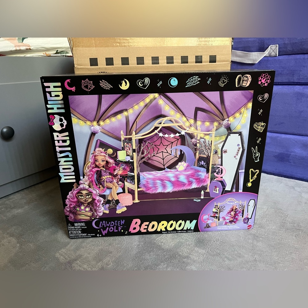 New Monster High Clawdeen Wolf Bedroom Playset
